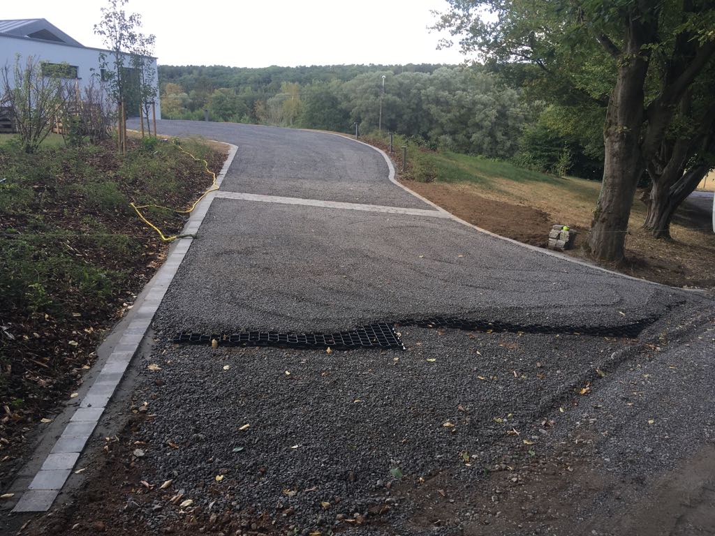 Allée en gravier avec nidagravel