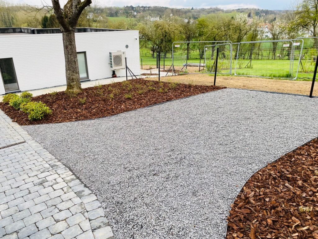 Emplacement de parking en gravier avec nidagravel