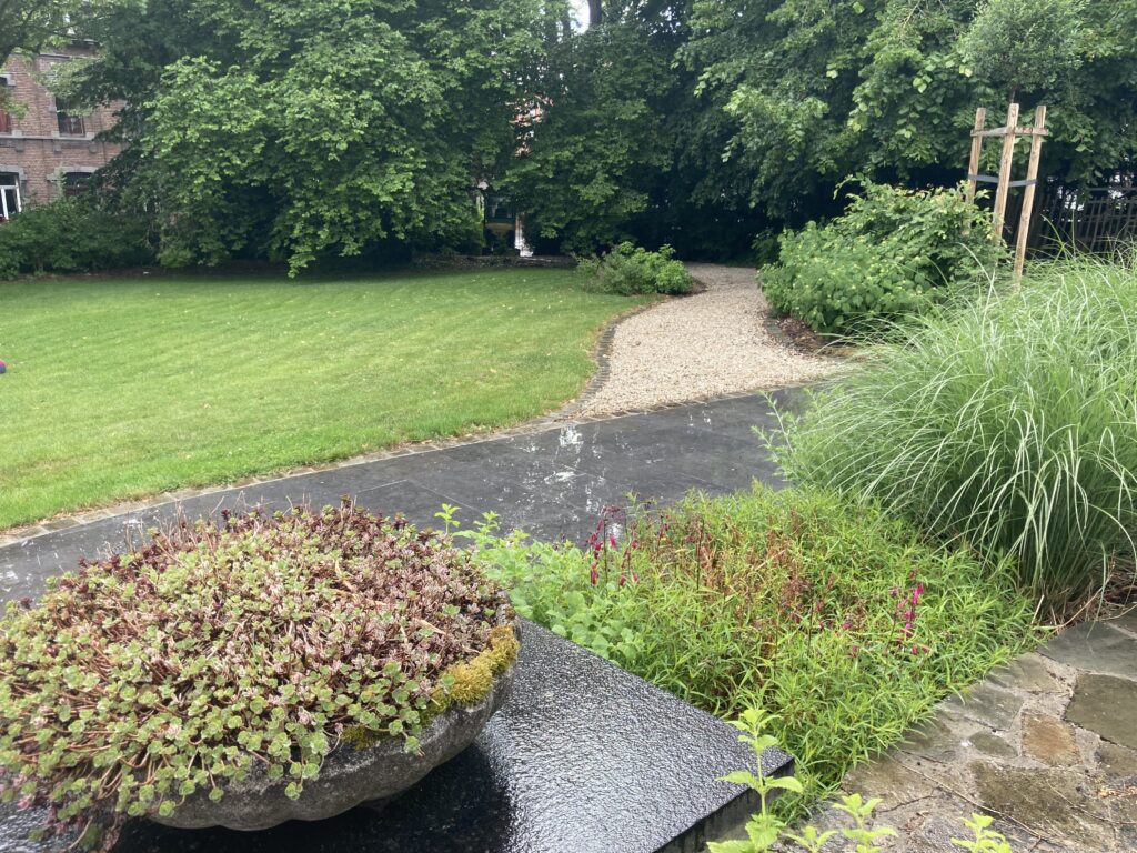 Association de pierres bleues belges avec grès d'Hautrage