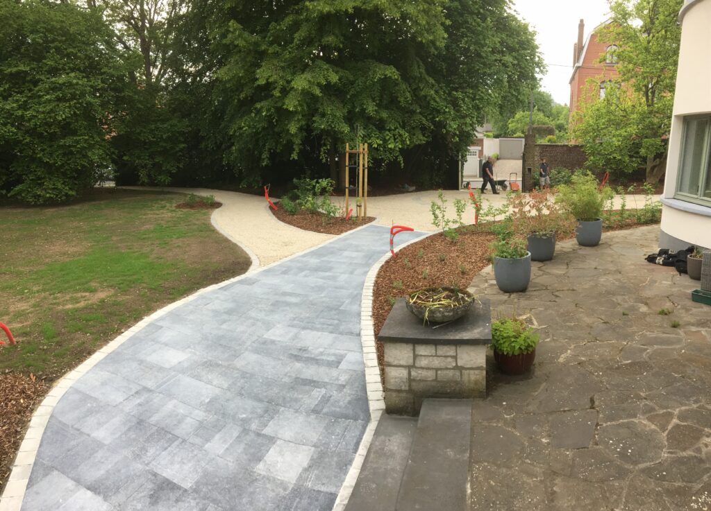 Allée en pierres bleues belges (30x60cm)